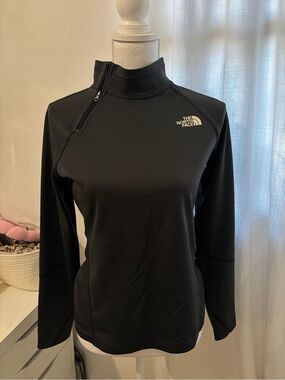 The North Face Black Quarter-Zip Pullover